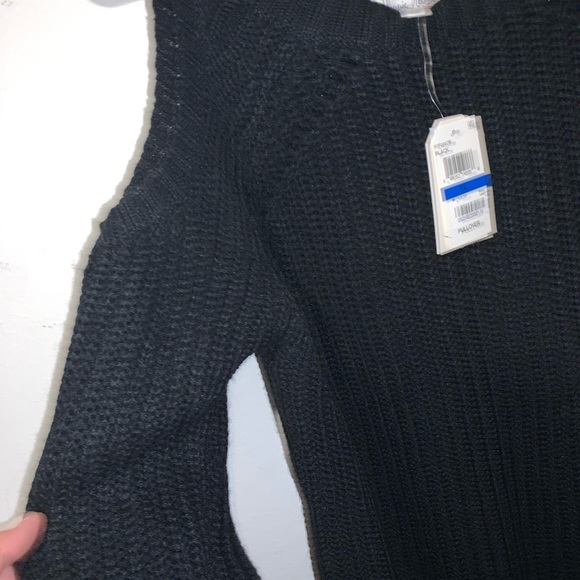 XL Macy’s Cold Shoulder Black Knit Sweater - Picture 2 of 4